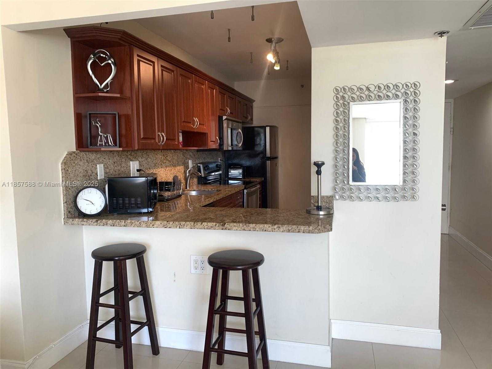 Small Image of 100 LINCOLN RD #316, Miami Beach Number 6