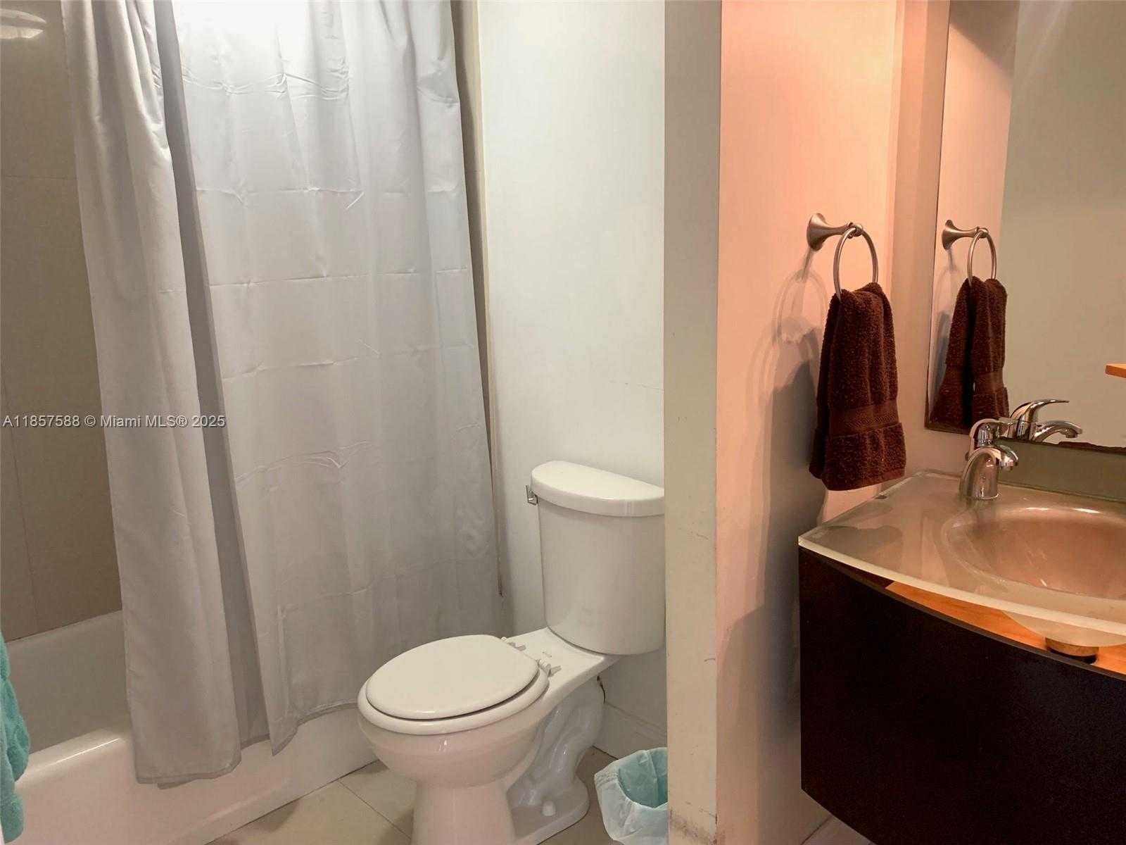 Small Image of 100 LINCOLN RD #316, Miami Beach Number 8