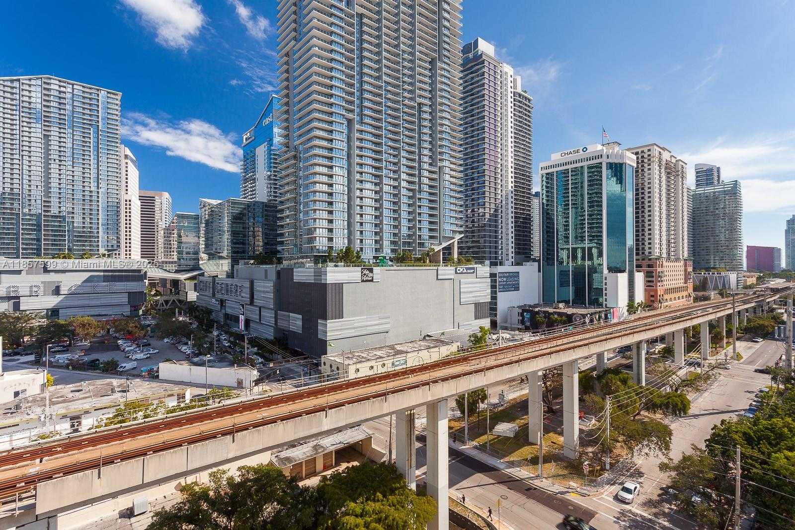Small Image of 690 SOUTH WEST 1ST CT #1224, Miami Number 15