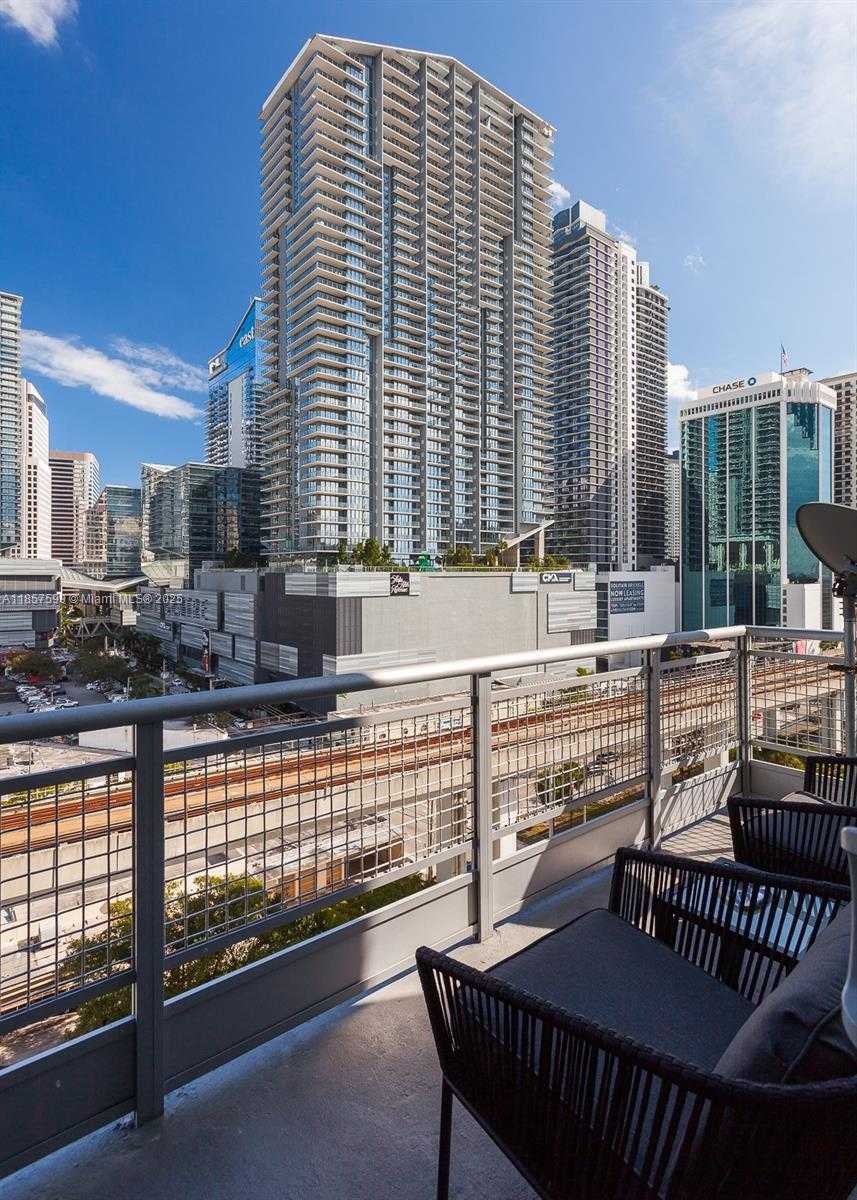 Small Image of 690 SOUTH WEST 1ST CT #1224, Miami Number 16