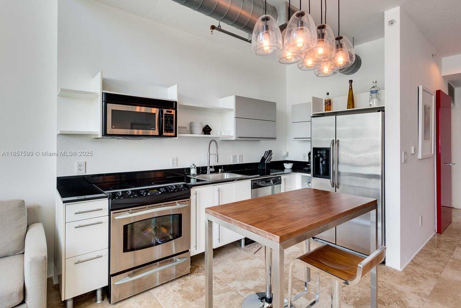 Small Image of 690 SOUTH WEST 1ST CT #1224, Miami Number 6