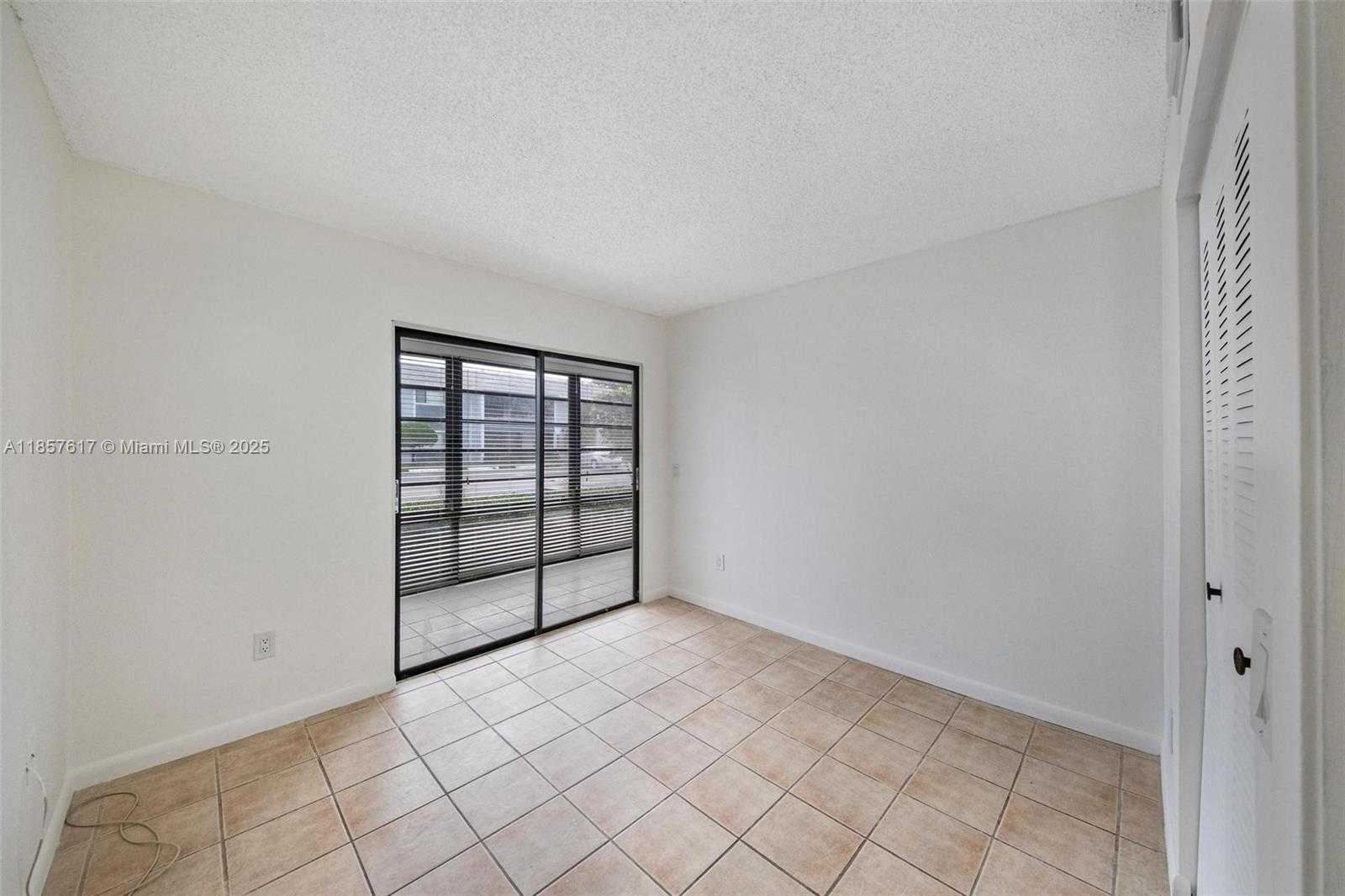 Small Image of 9727 HAMMOCKS BLVD #108D, Miami Number 10