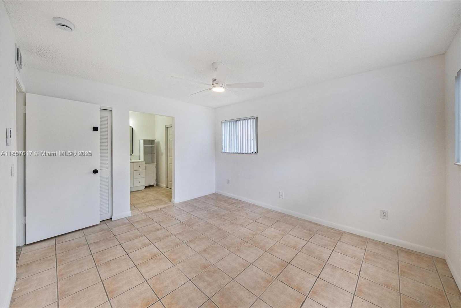 Small Image of 9727 HAMMOCKS BLVD #108D, Miami Number 14