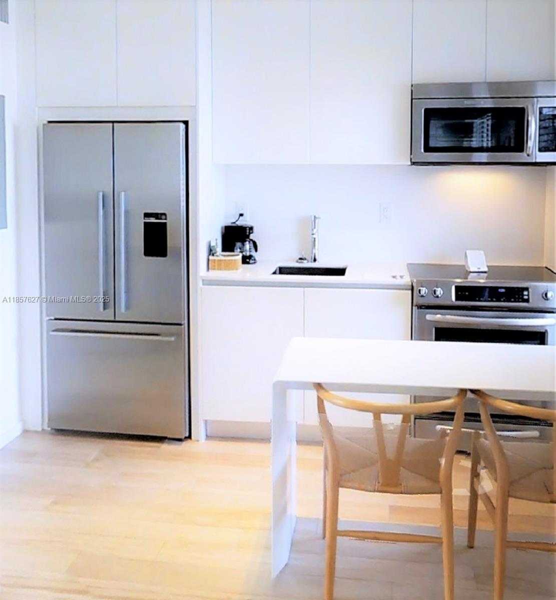 Small Image of 285 SUNRISE DRIVE #210, Key Biscayne Number 5