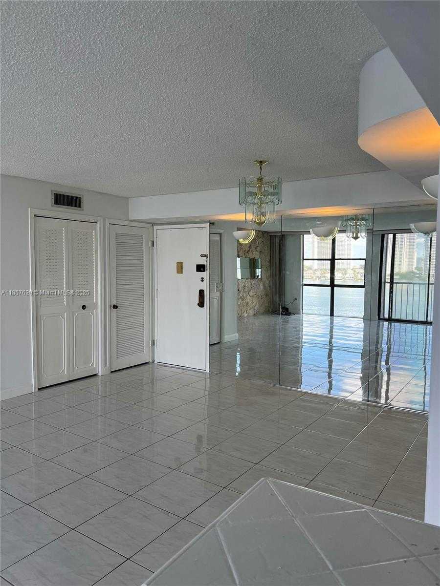 Small Image of 17500 NORTH BAY RD #S907, Sunny Isles Beach Number 11