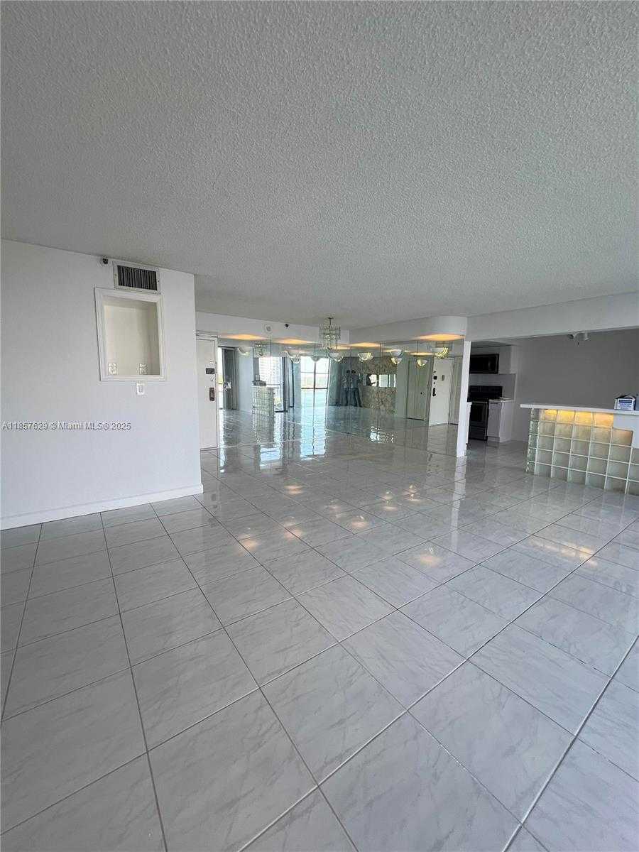Small Image of 17500 NORTH BAY RD #S907, Sunny Isles Beach Number 12