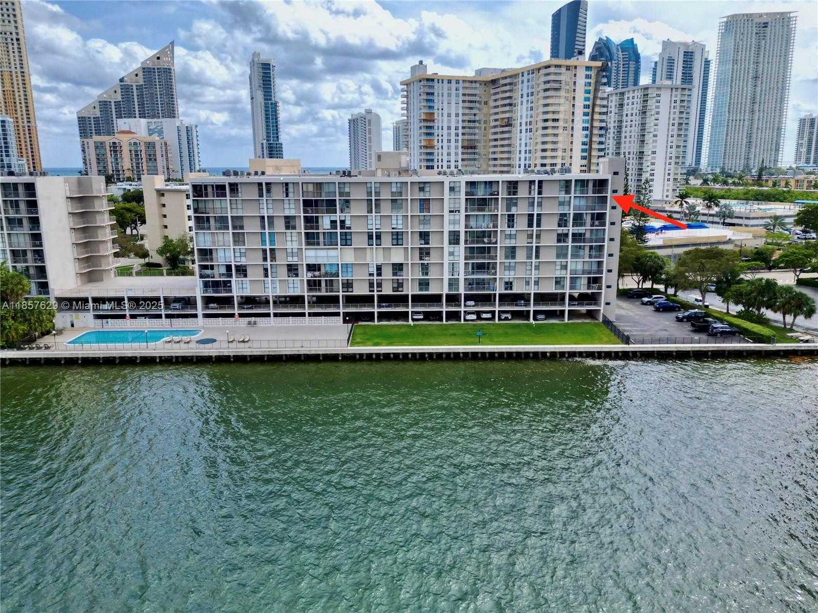 Small Image of 17500 NORTH BAY RD #S907, Sunny Isles Beach Number 2