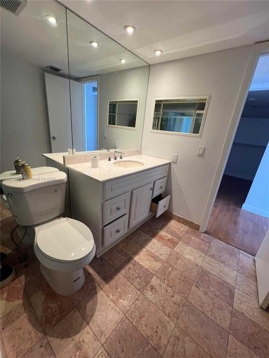 Small Image of 17500 NORTH BAY RD #S907, Sunny Isles Beach Number 22