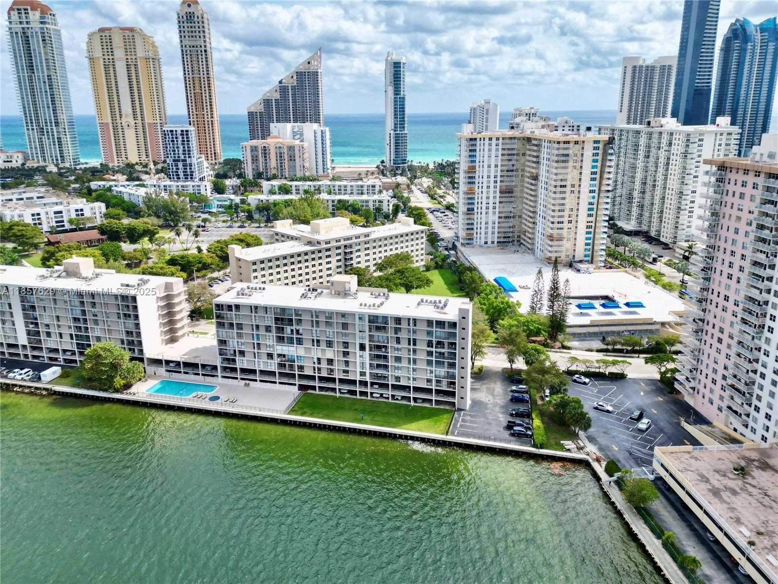Small Image of 17500 NORTH BAY RD #S907, Sunny Isles Beach Number 23