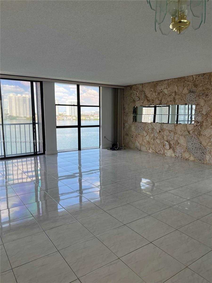 Small Image of 17500 NORTH BAY RD #S907, Sunny Isles Beach Number 4