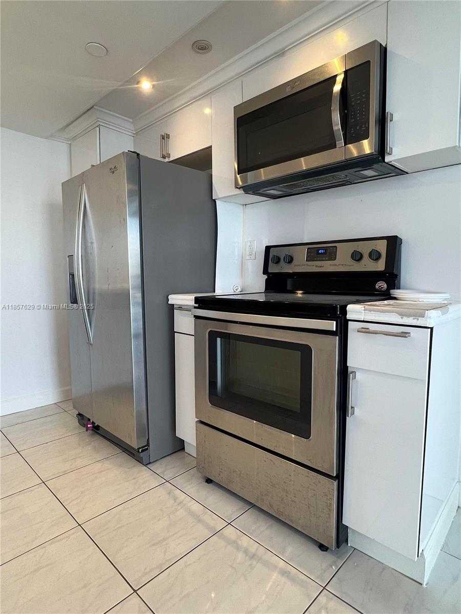 Small Image of 17500 NORTH BAY RD #S907, Sunny Isles Beach Number 8