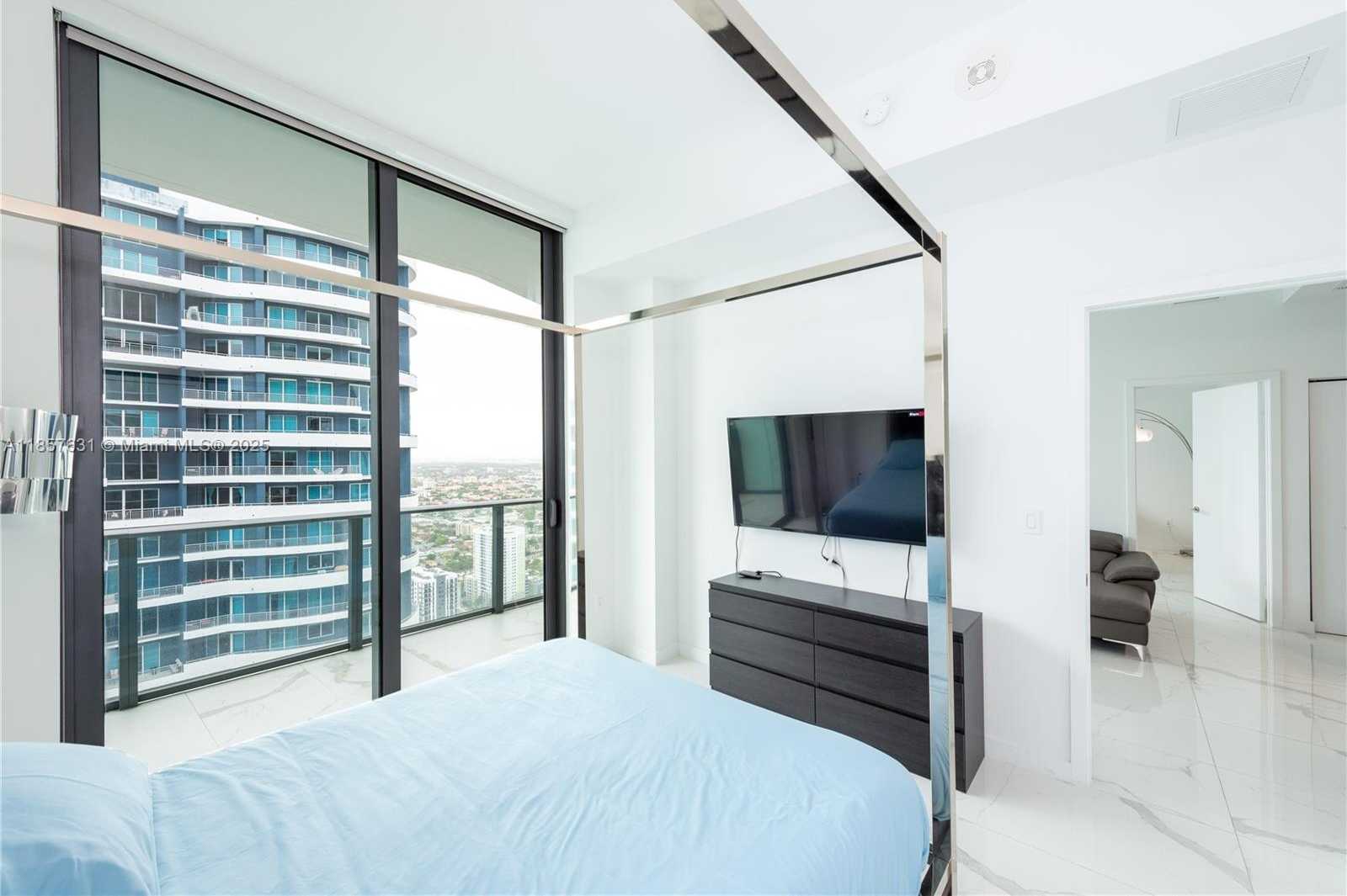Small Image of 1300 SOUTH MIAMI AVE #PH4909, Miami Number 13