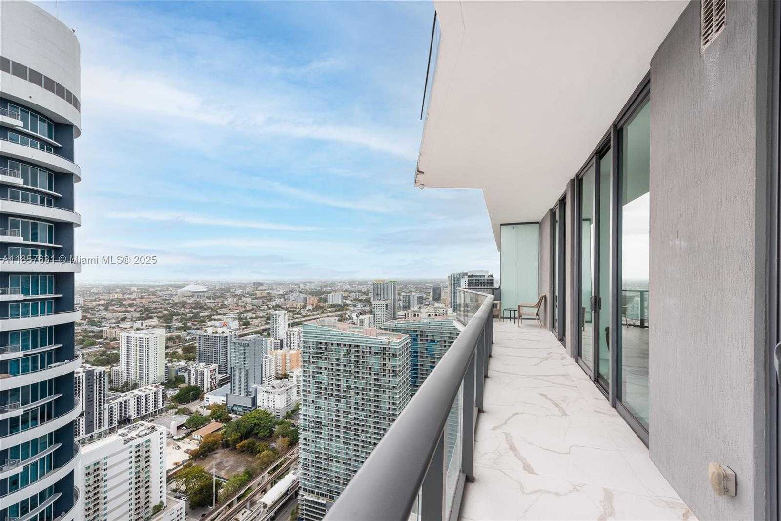 Small Image of 1300 SOUTH MIAMI AVE #PH4909, Miami Number 2