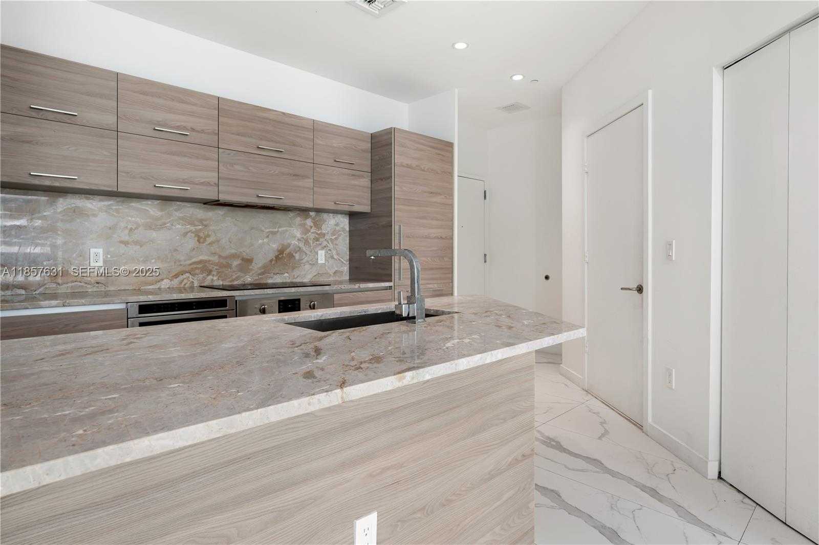 Imagen de Pequeño Objeto