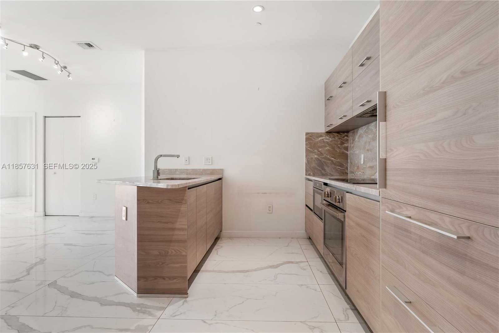 Imagen de Pequeño Objeto