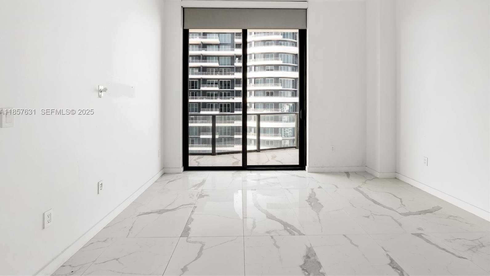 Imagen de Pequeño Objeto