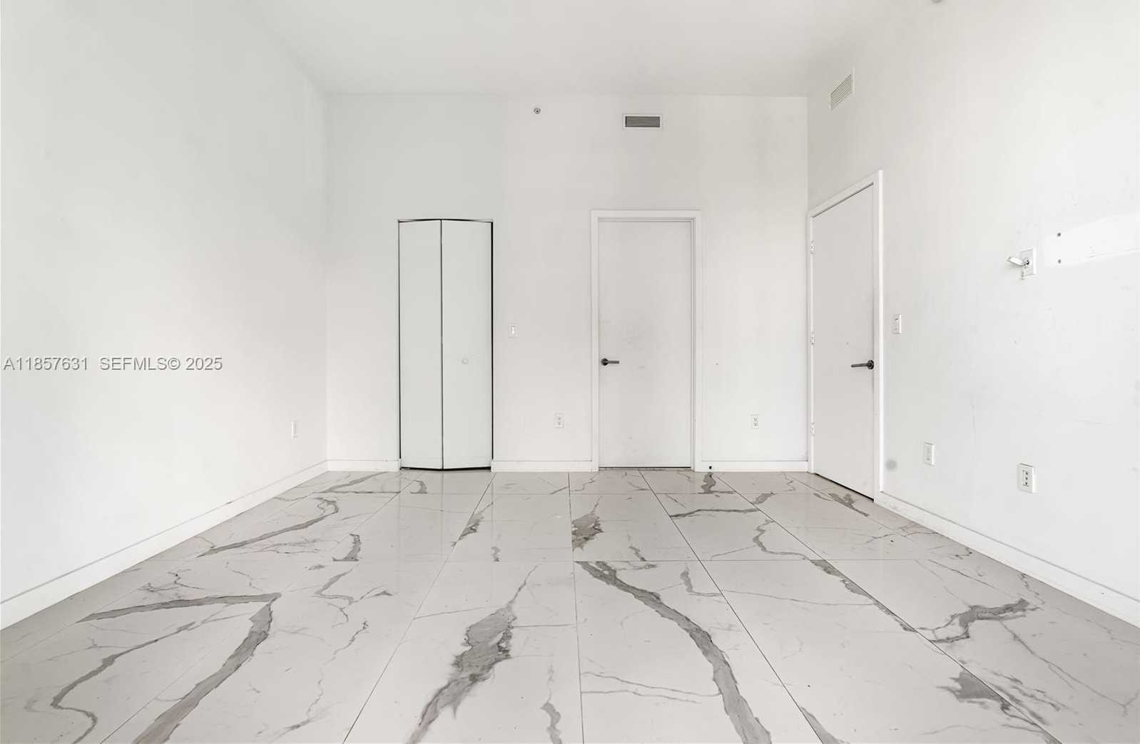 Imagen de Pequeño Objeto