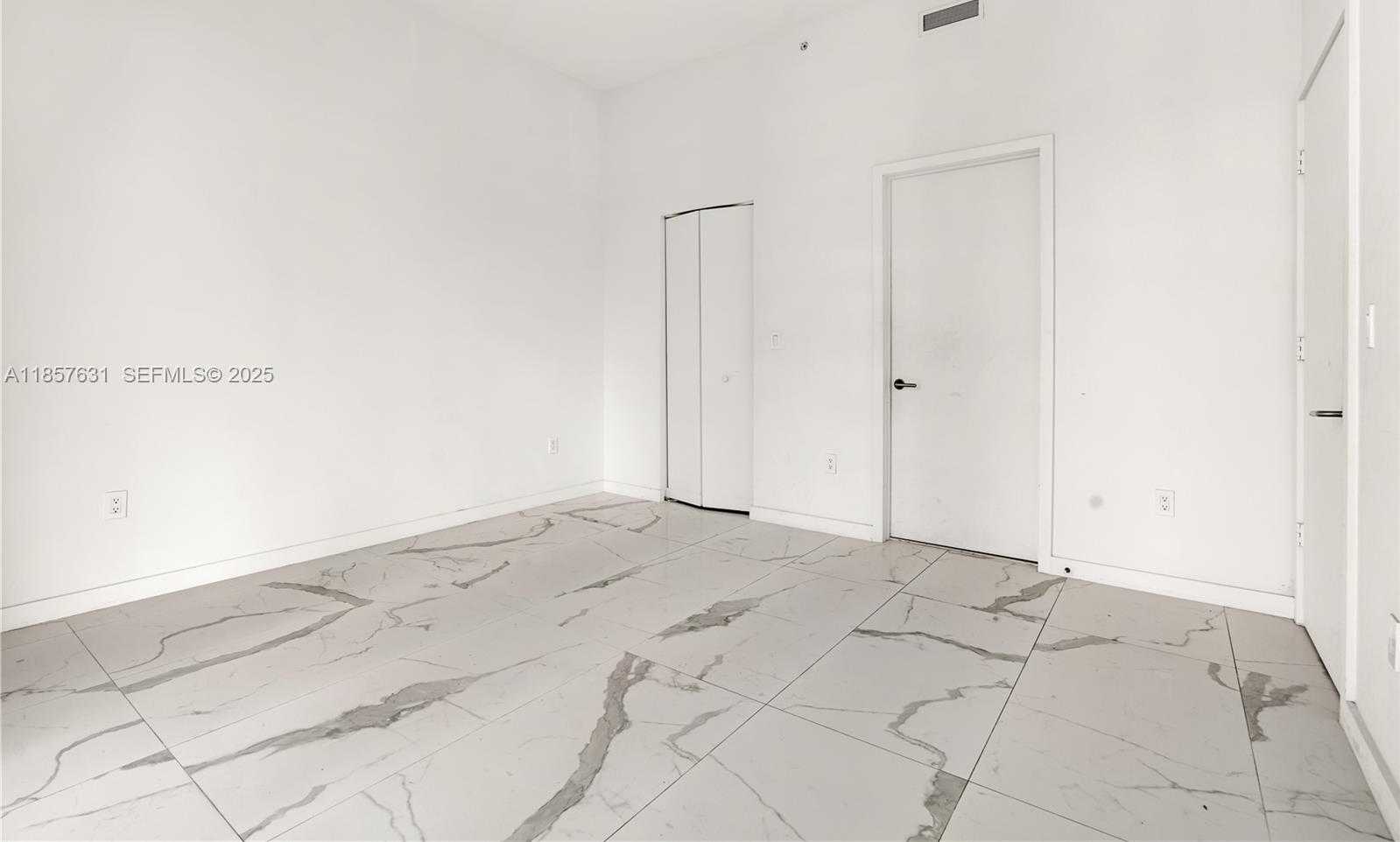 Imagen de Pequeño Objeto