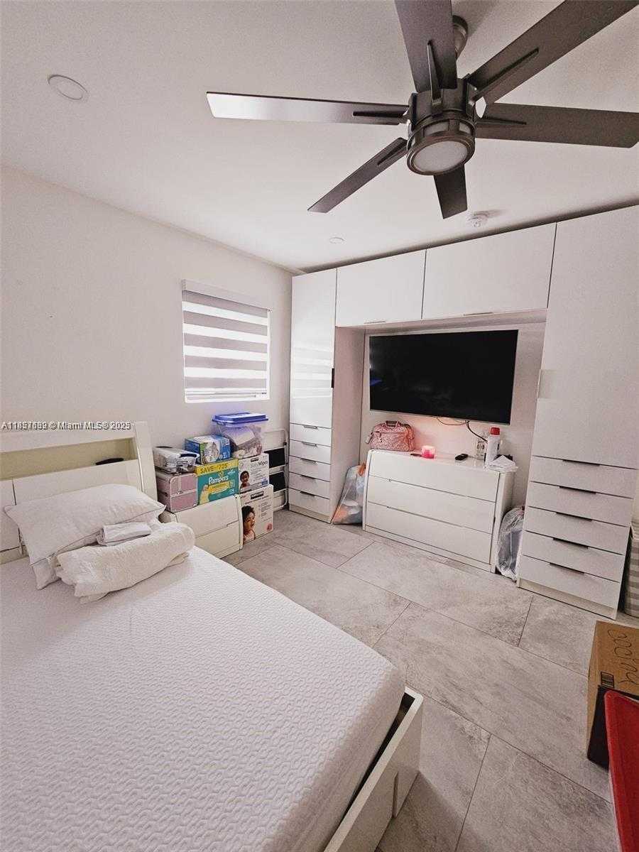 Small Image of 2321 NORTH WEST 196TH TER, Miami Gardens Number 11