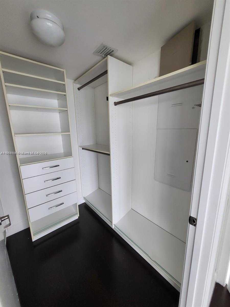 Small Image of 485 BRICKELL AVE #4103, Miami Number 11