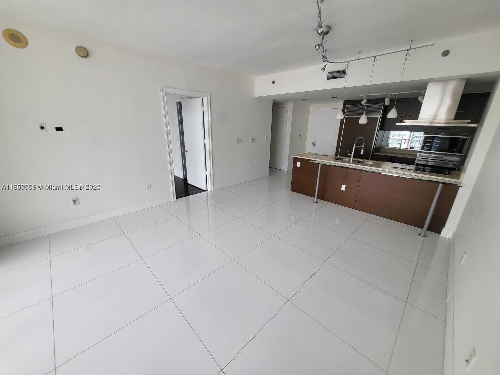 Small Image of 485 BRICKELL AVE #4103, Miami Number 2