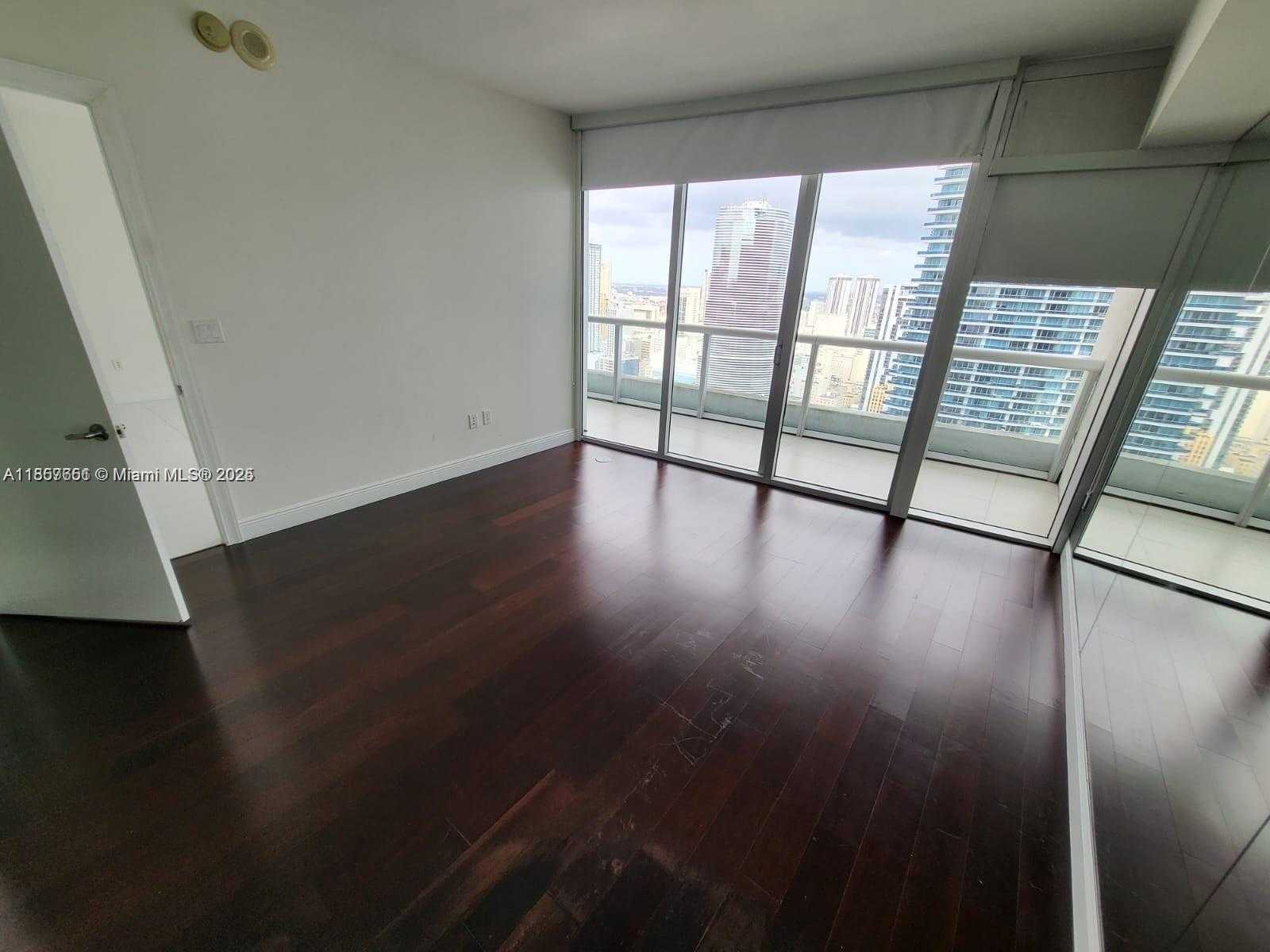 Small Image of 485 BRICKELL AVE #4103, Miami Number 4