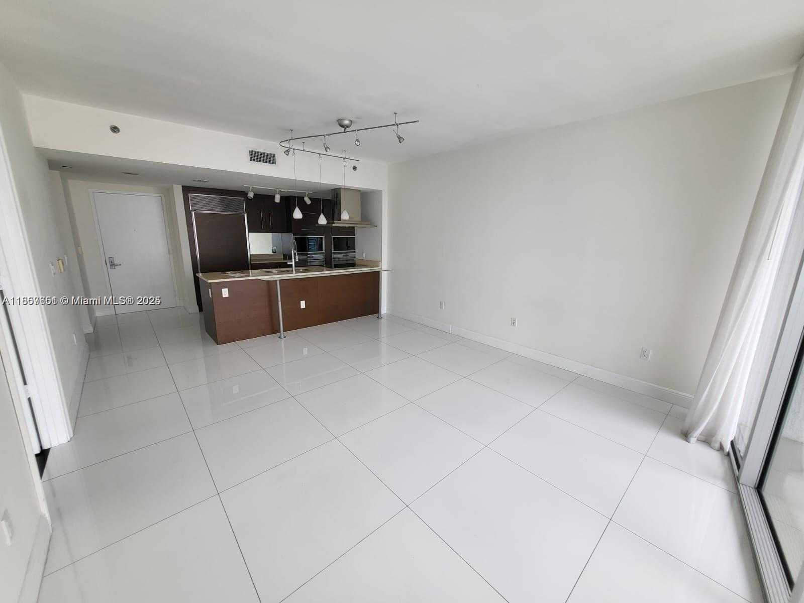 Small Image of 485 BRICKELL AVE #4103, Miami Number 5