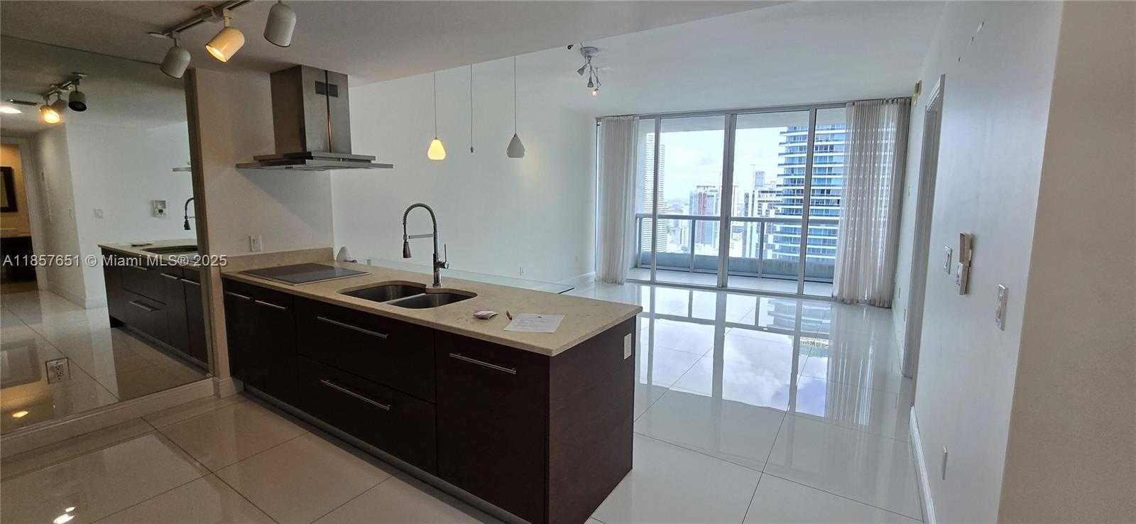 Small Image of 485 BRICKELL AVE #4103, Miami Number 7