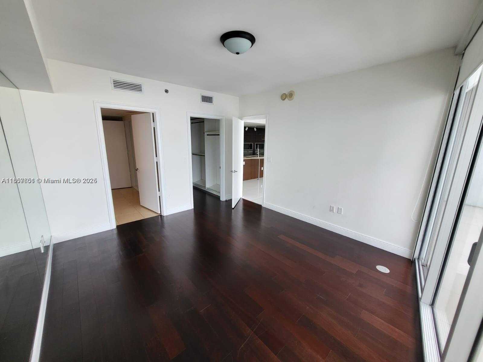 Small Image of 485 BRICKELL AVE #4103, Miami Number 8
