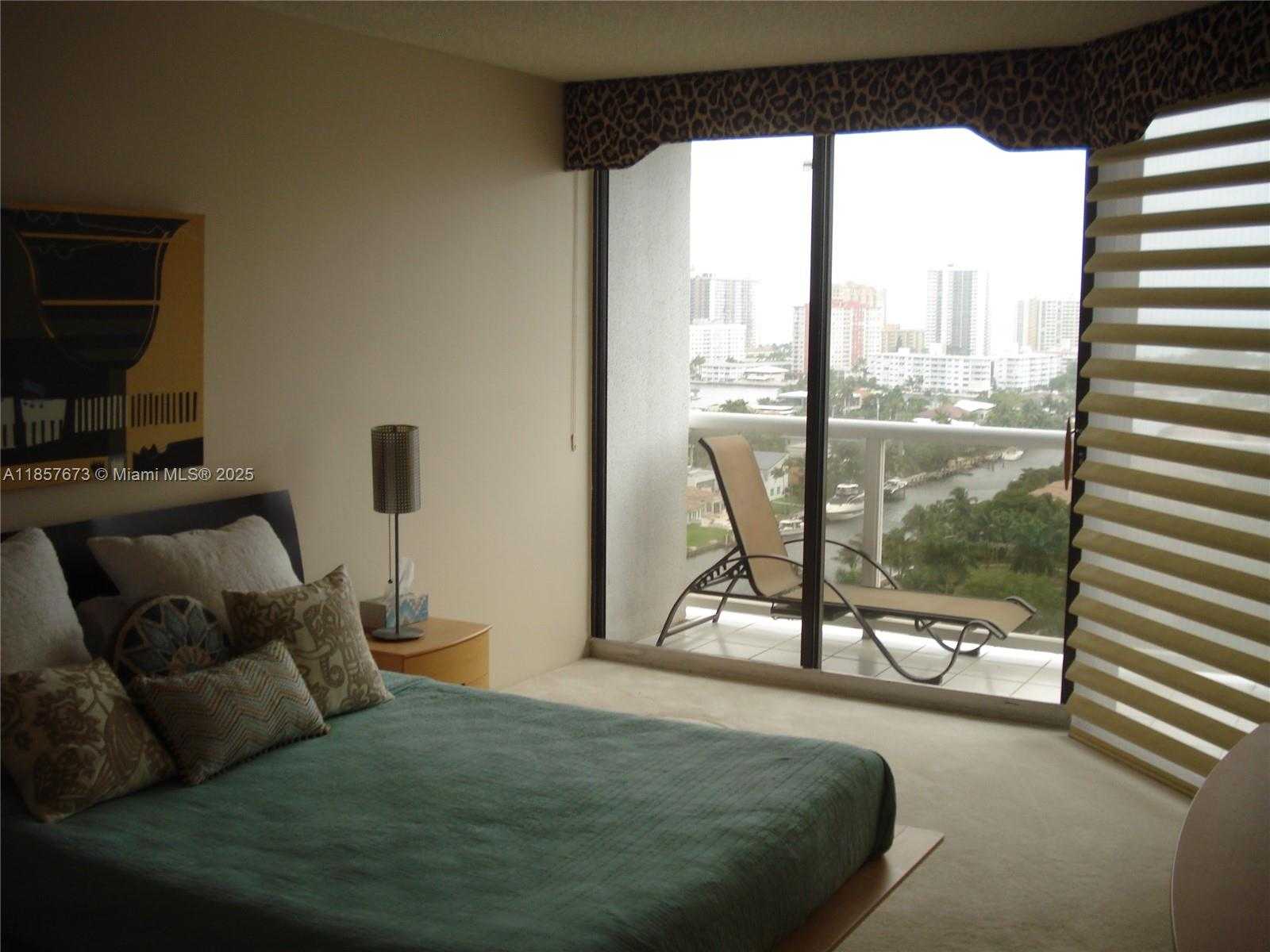 Small Image of 3600 YACHT CLUB DR #1503, Aventura Number 23