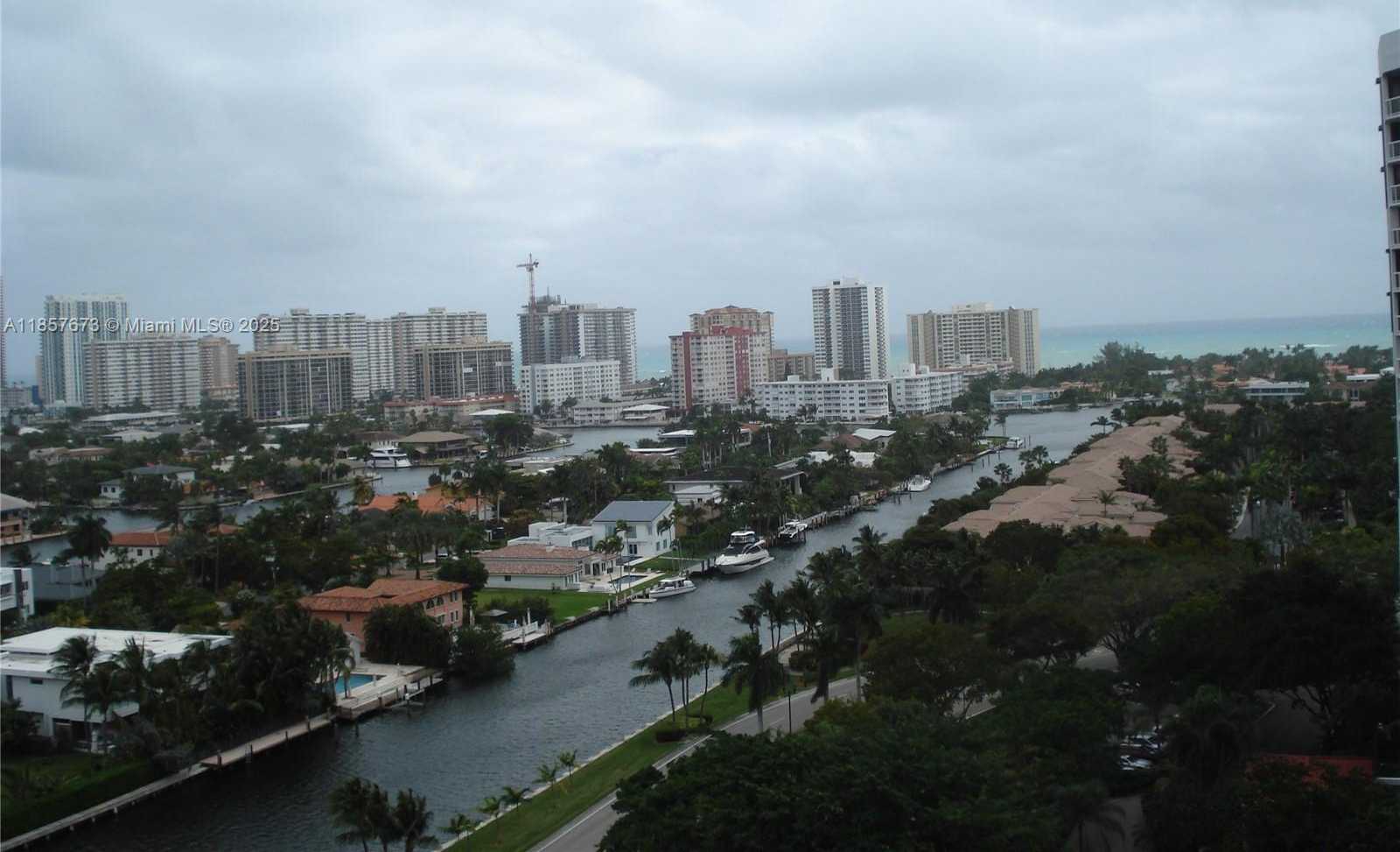 Small Image of 3600 YACHT CLUB DR #1503, Aventura Number 24