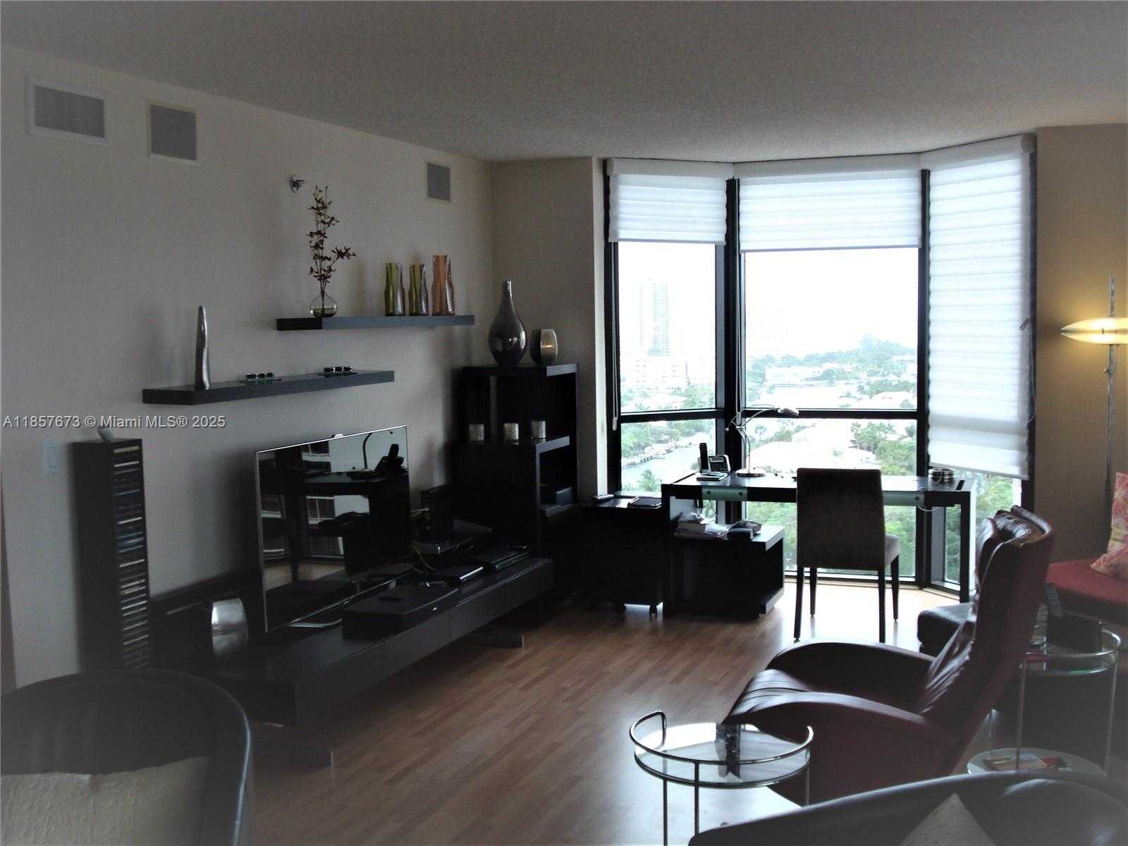 Small Image of 3600 YACHT CLUB DR #1503, Aventura Number 28