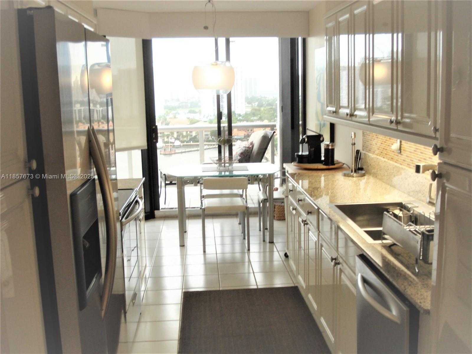 Small Image of 3600 YACHT CLUB DR #1503, Aventura Number 29