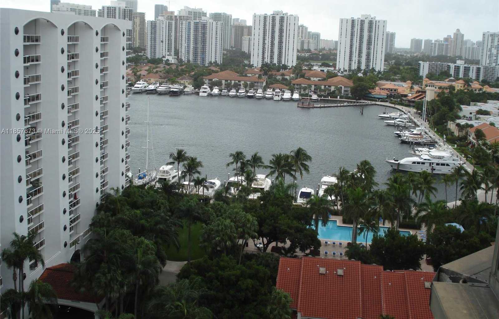 Small Image of 3600 YACHT CLUB DR #1503, Aventura Number 34