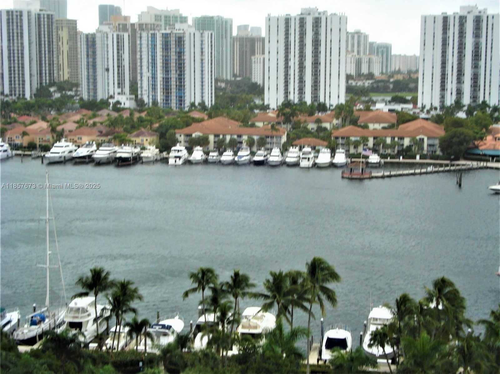 Small Image of 3600 YACHT CLUB DR #1503, Aventura Number 35