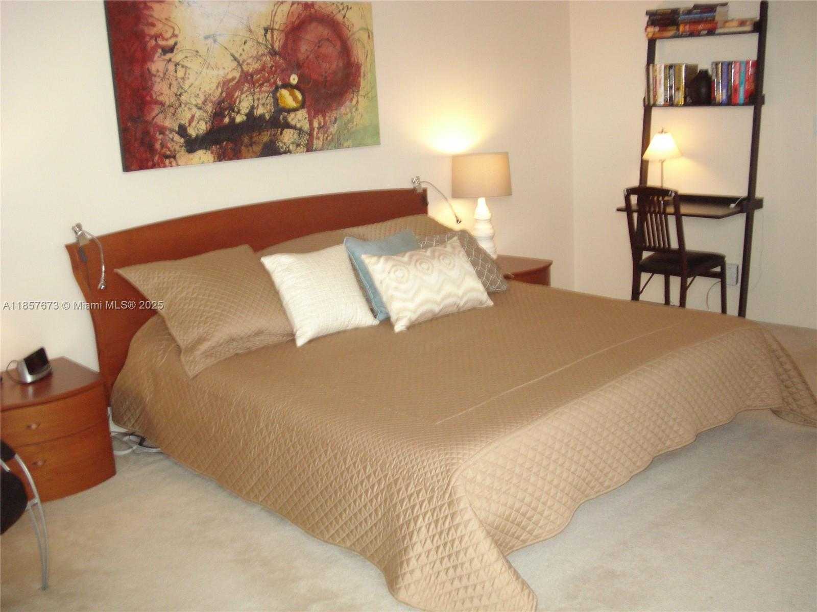 Small Image of 3600 YACHT CLUB DR #1503, Aventura Number 41