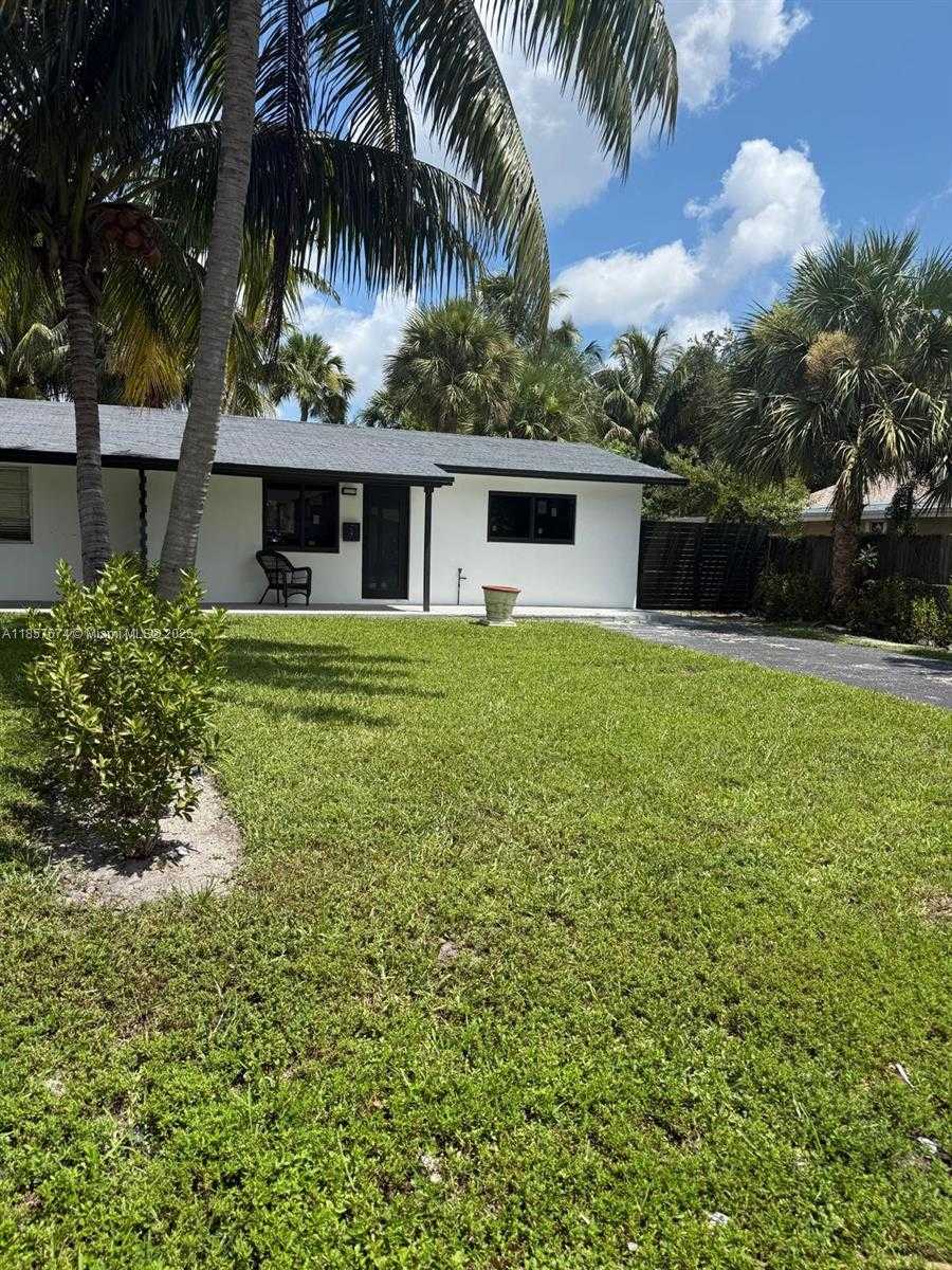 Small Image of 2927 SOUTH WEST 19TH ST #1-2, Fort Lauderdale Number 2