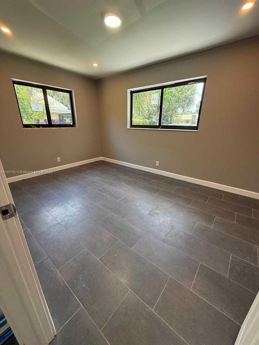 Small Image of 2927 SOUTH WEST 19TH ST #1-2, Fort Lauderdale Number 8