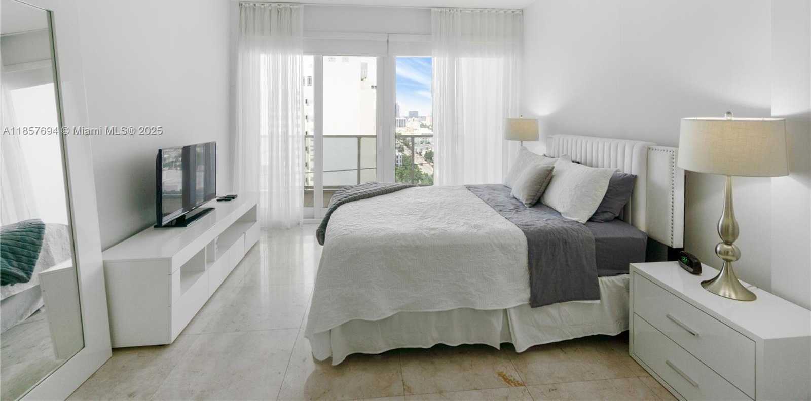 Small Image of 100 LINCOLN RD #PH14, Miami Beach Number 14