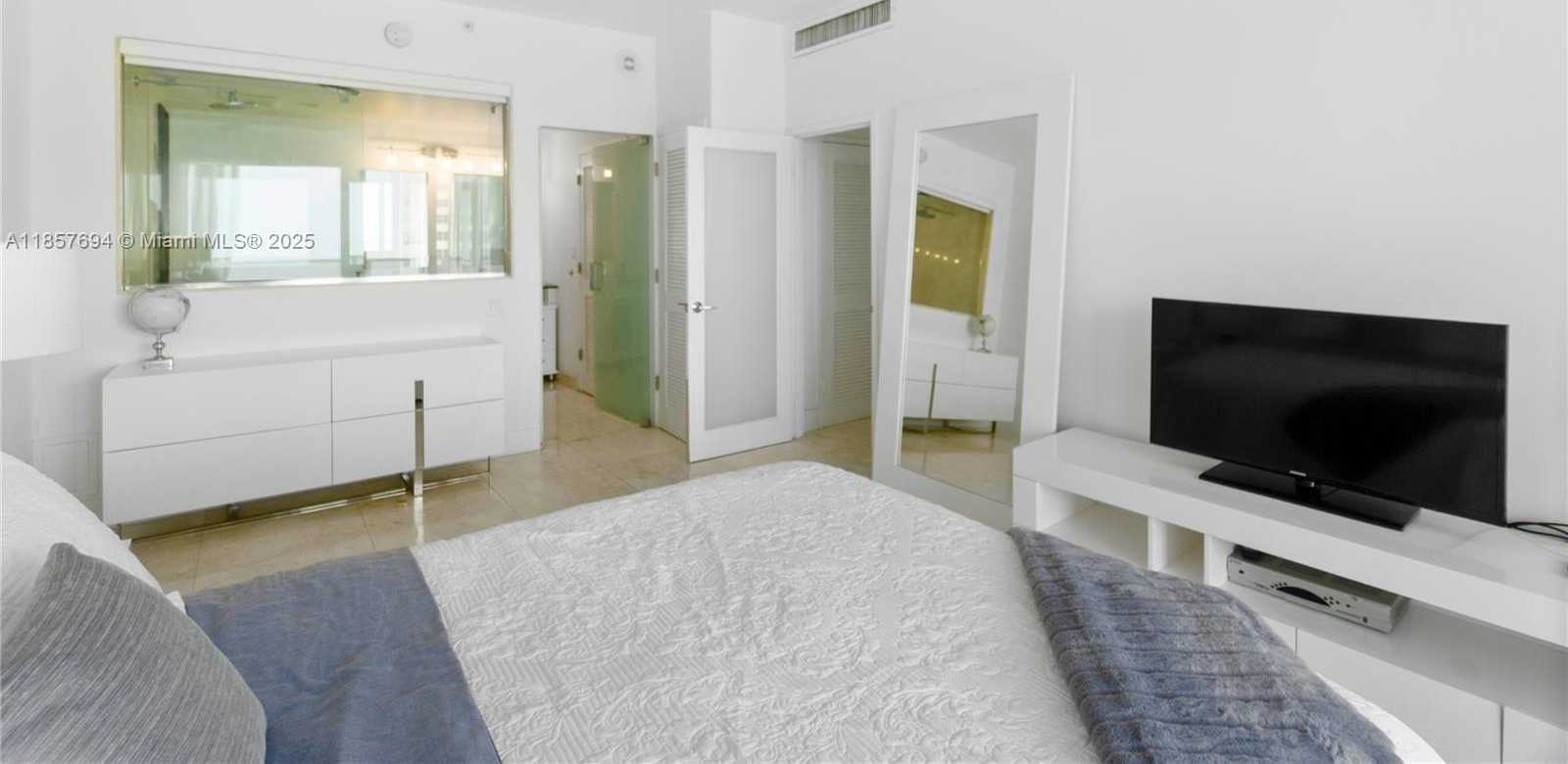Small Image of 100 LINCOLN RD #PH14, Miami Beach Number 16