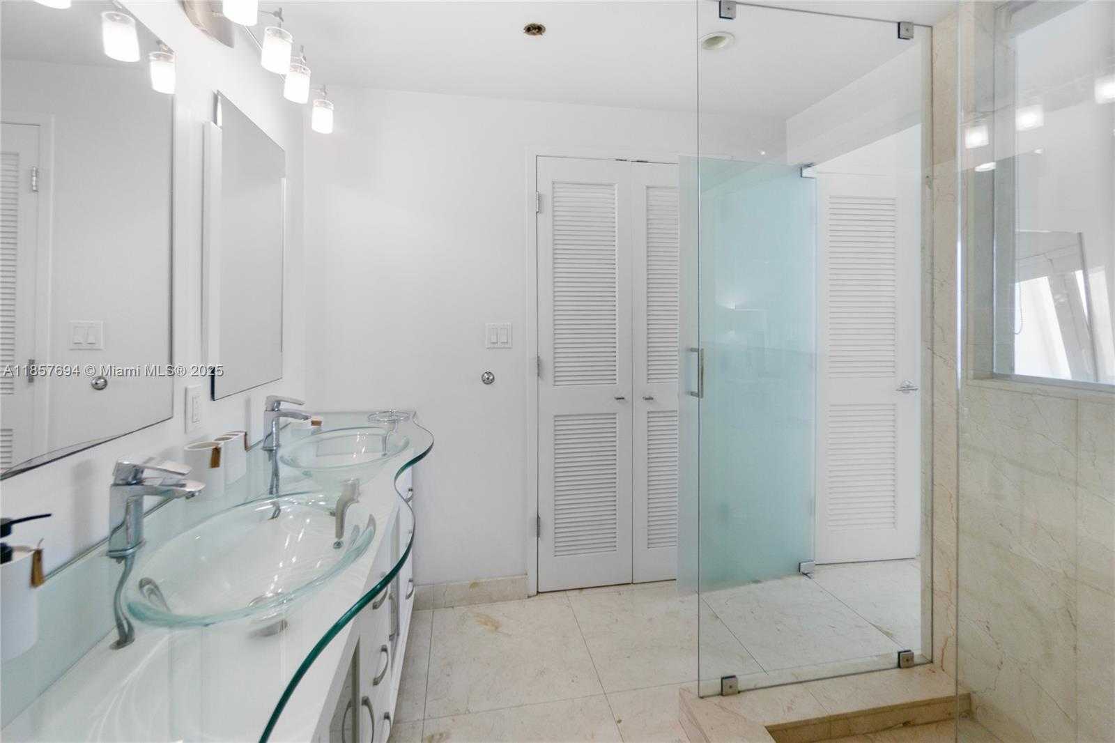 Small Image of 100 LINCOLN RD #PH14, Miami Beach Number 19