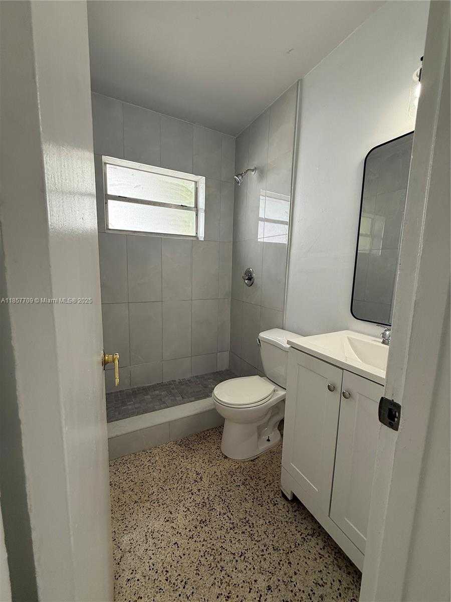 Small Image of 320 WEST 10TH ST #1, Hialeah Number 10