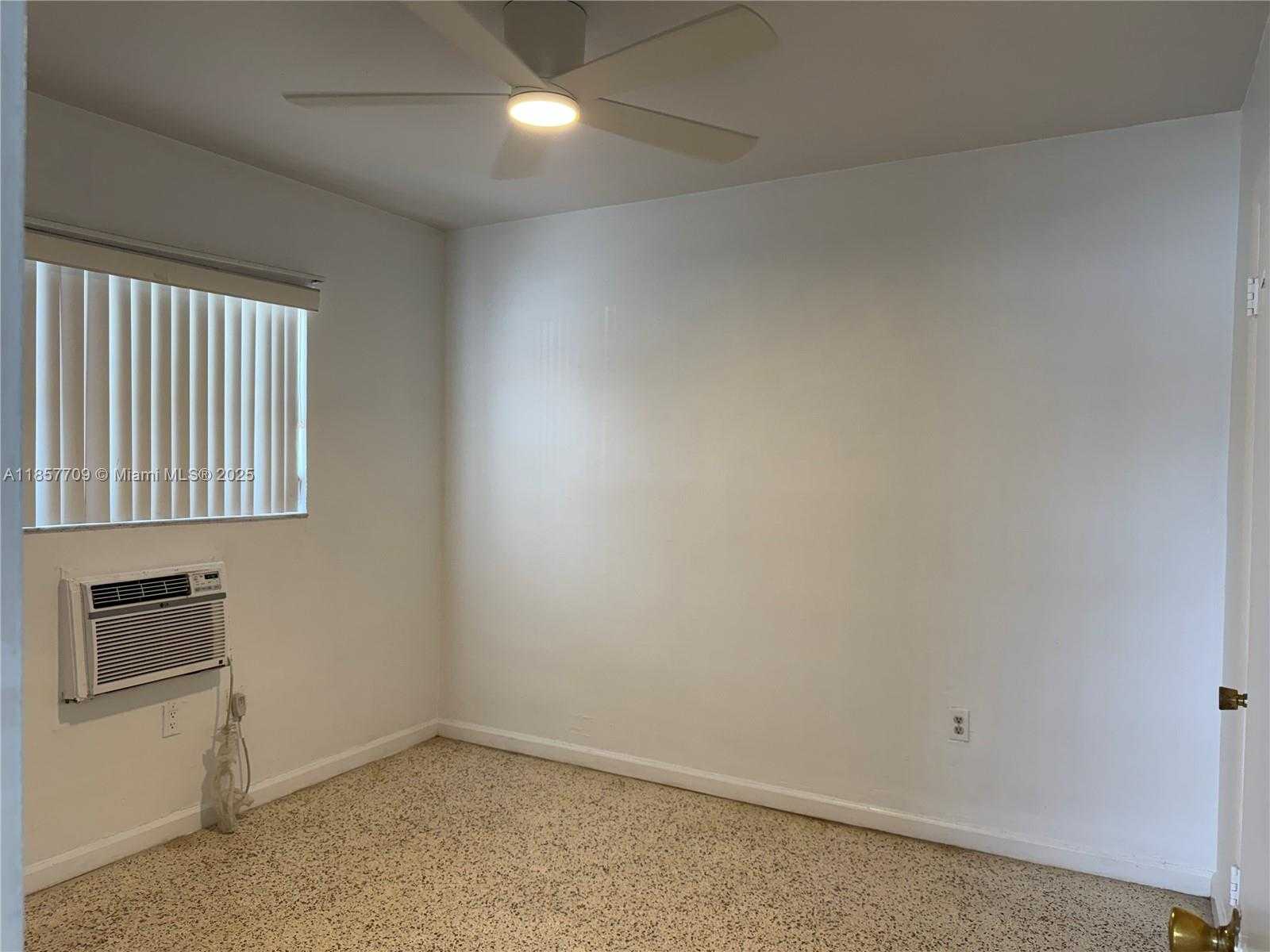 Small Image of 320 WEST 10TH ST #1, Hialeah Number 14