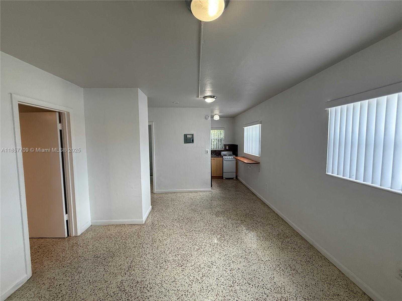 Small Image of 320 WEST 10TH ST #1, Hialeah Number 7