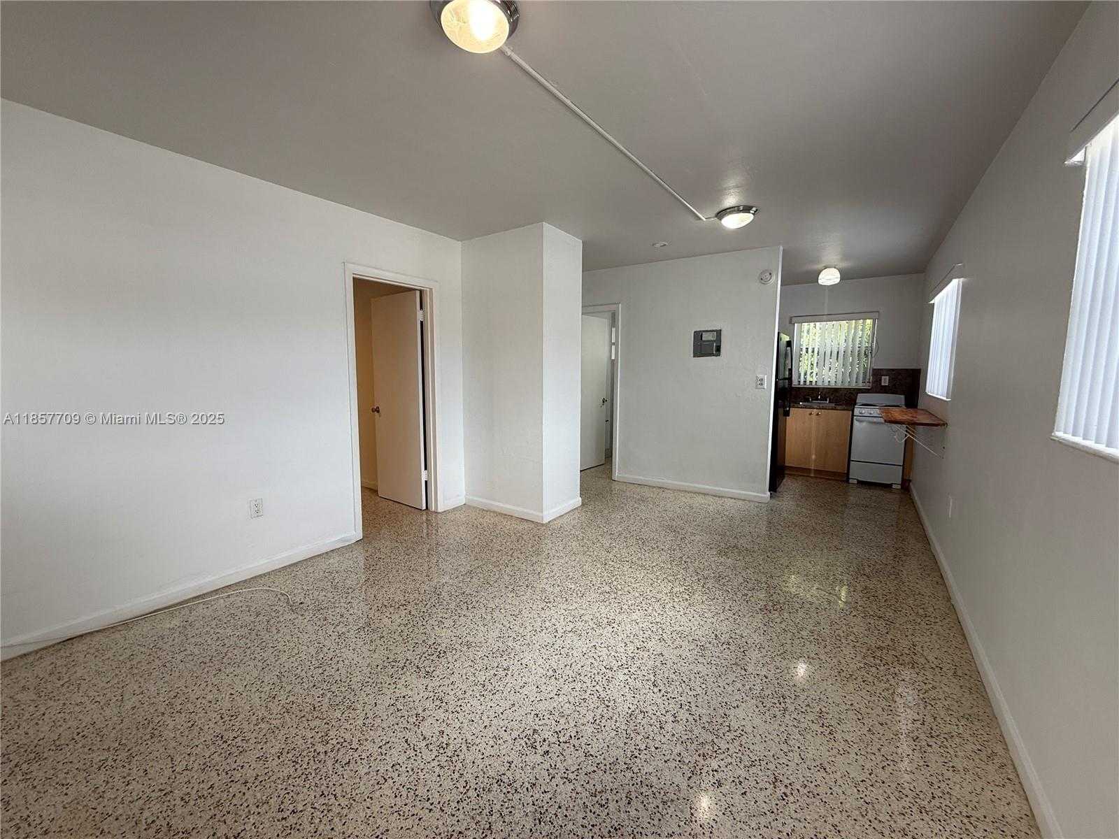 Small Image of 320 WEST 10TH ST #1, Hialeah Number 8