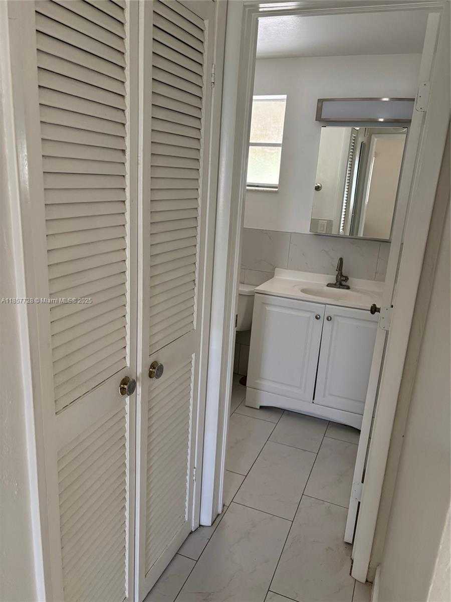 Small Image of 1301 NORTH 12TH CT #5A, Hollywood Number 7