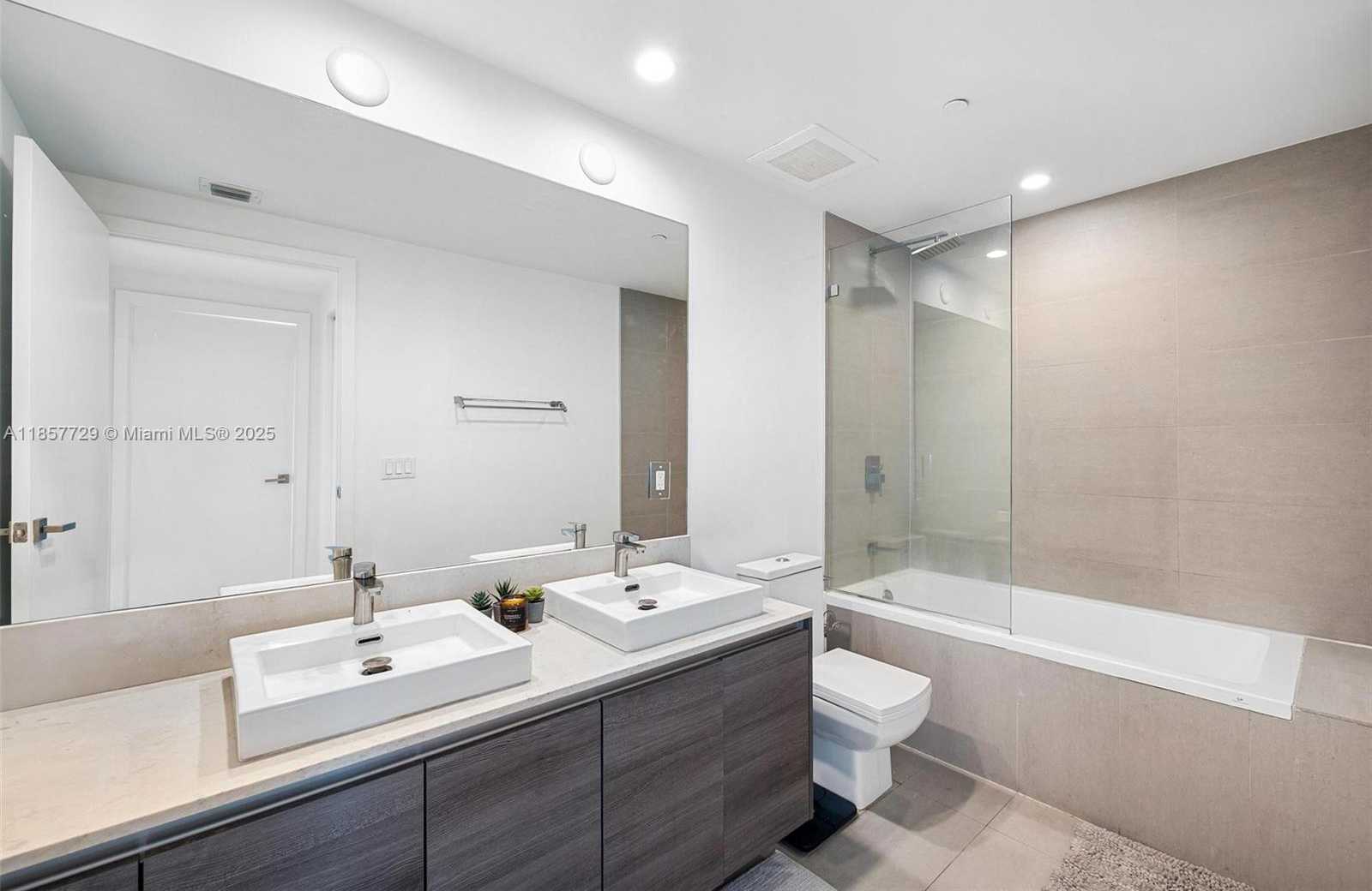 Small Image of 1080 BRICKELL AVE #2103, Miami Number 15