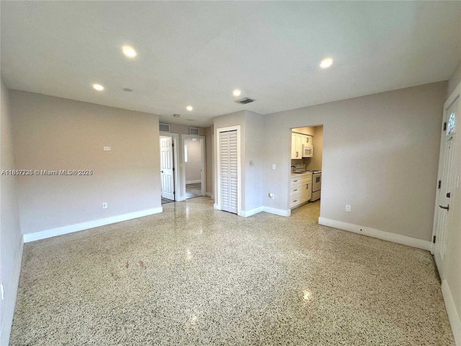 Small Image of 174 EAST 5TH ST #5, Hialeah Number 3