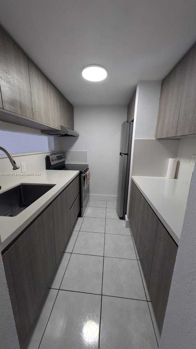 Small Image of 10400 SOUTH WEST 108TH AVE #A102, Miami Number 3