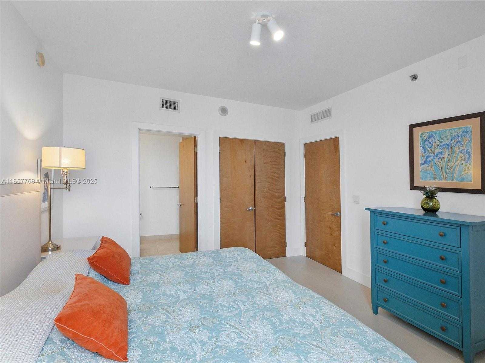 Small Image of 1060 BRICKELL AVE #3117, Miami Number 16